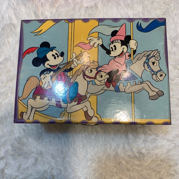 Vintage Musical Mickey & Co. Jewelry Box. - Picture 3 of 11